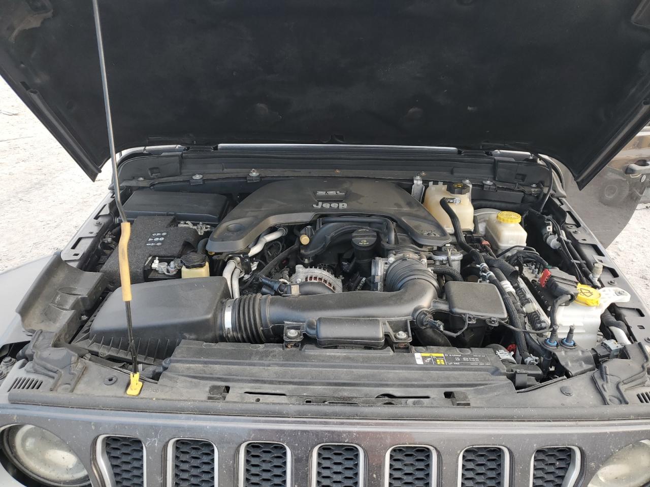 Jeep Wrangler Sahara Image 12