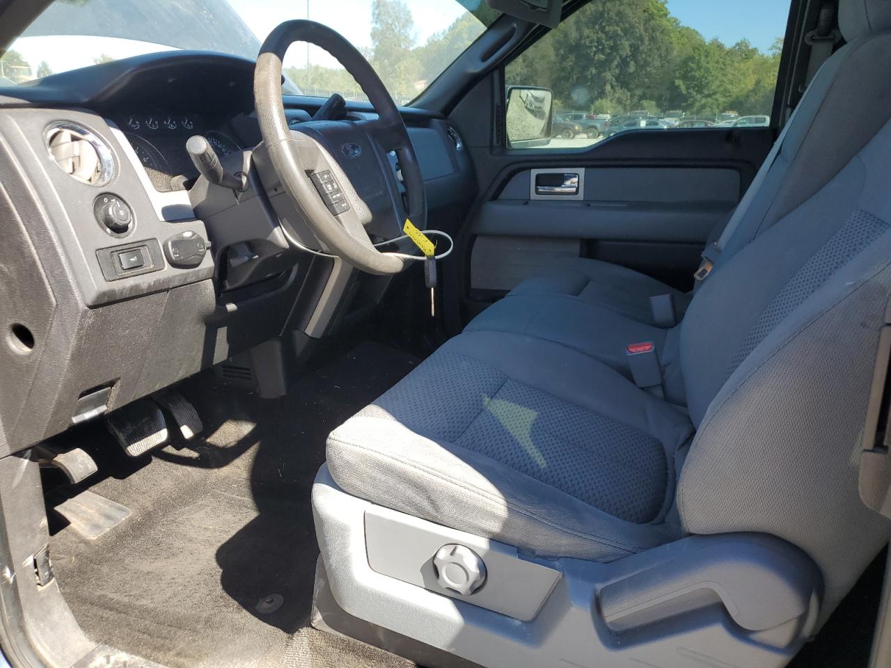 Ford F-150 Super Cab Image 8