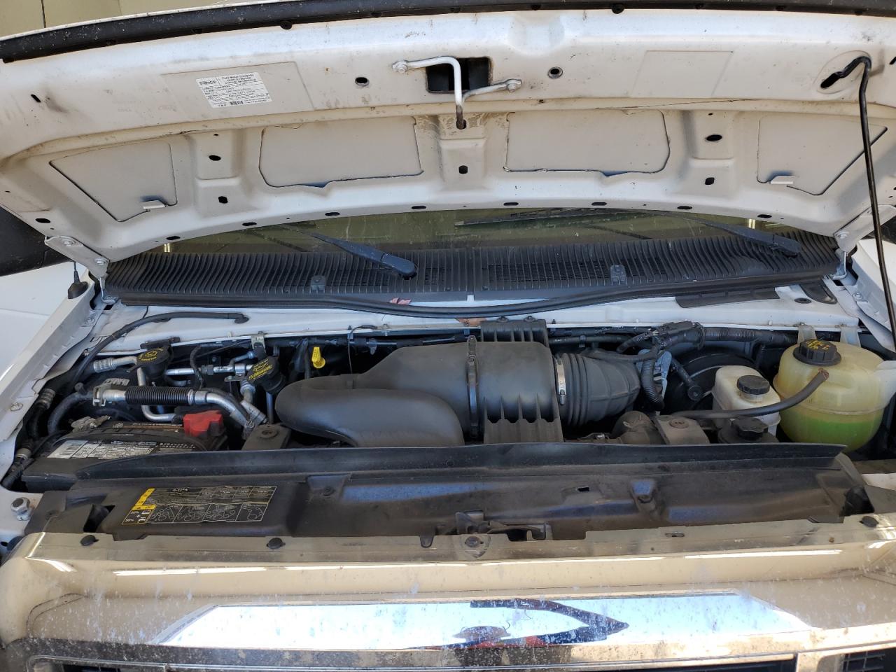 Ford E-350 E350 Super Duty Wagon Image 10