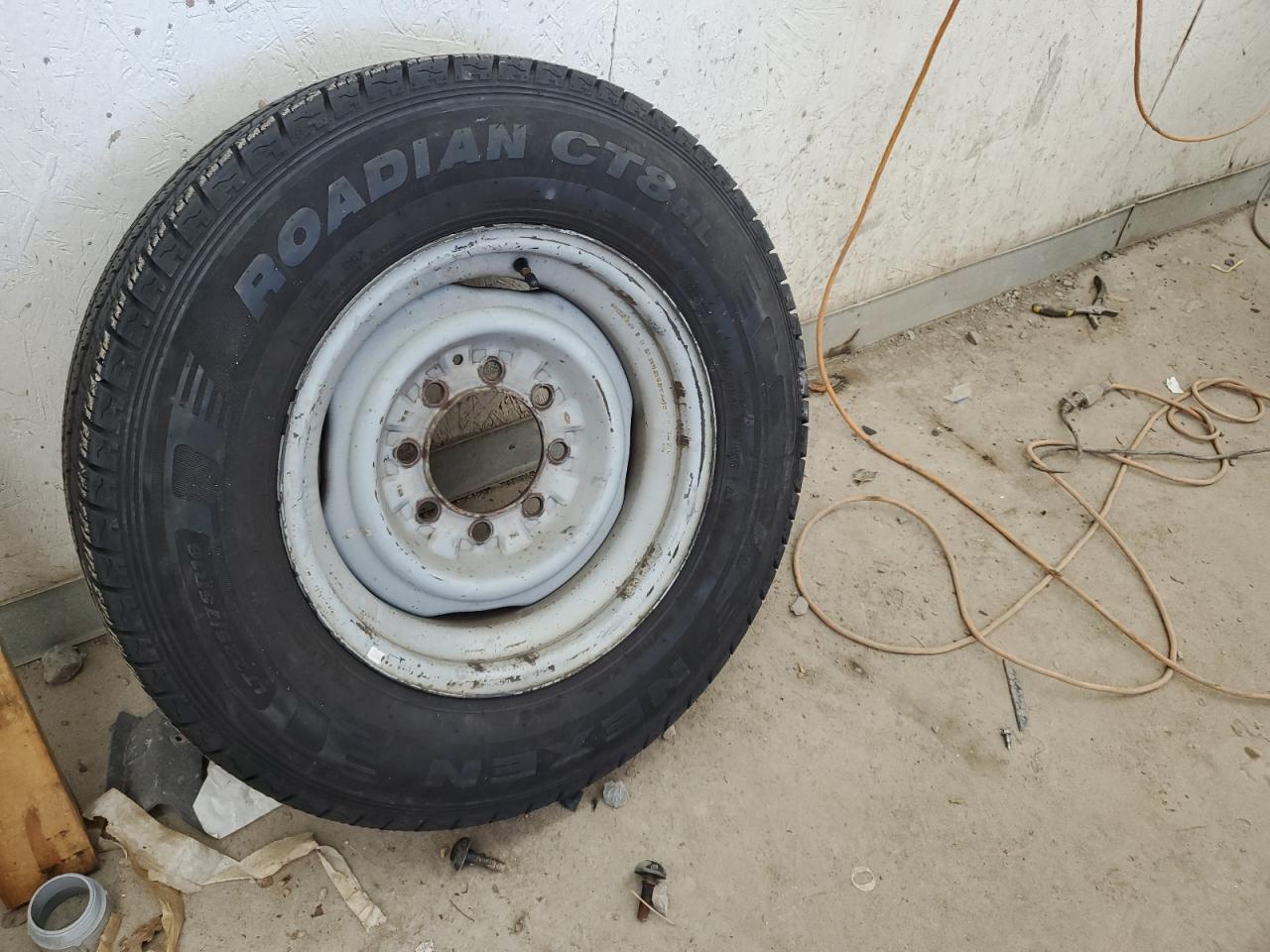 Ford E-350 E350 Super Duty Wagon Image 8