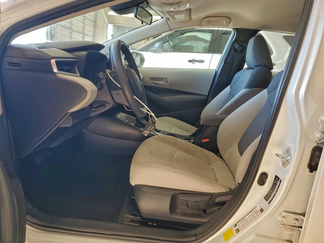 Toyota Corolla Le Image 9