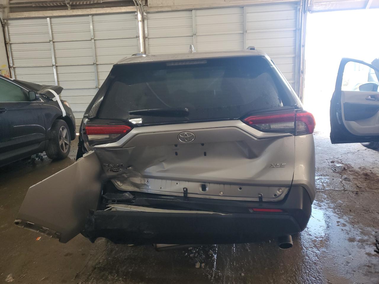 Toyota RAV4 Xle Image 11