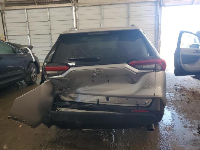 Toyota RAV4 Xle Image 11