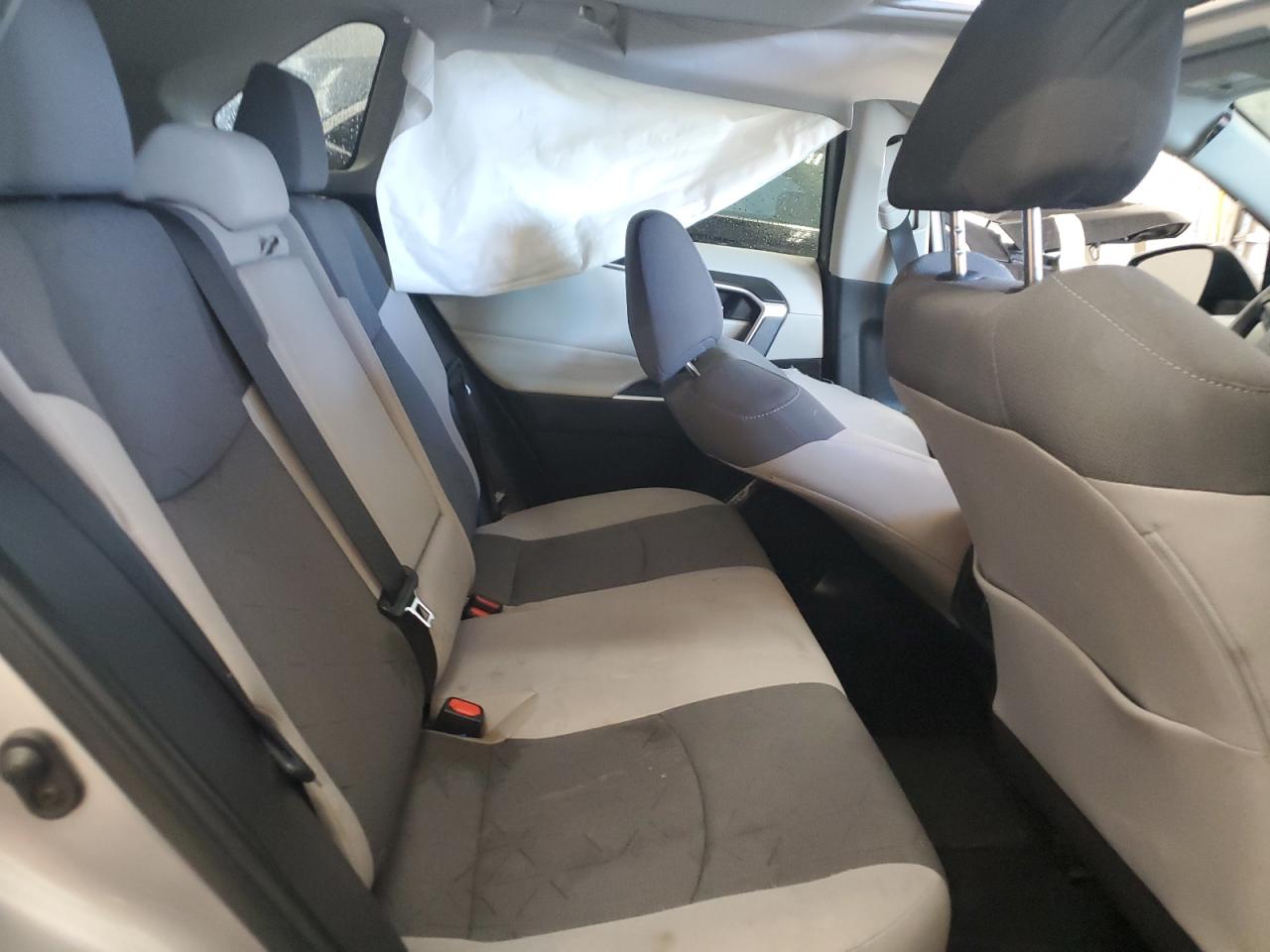 Toyota RAV4 Xle Image 10