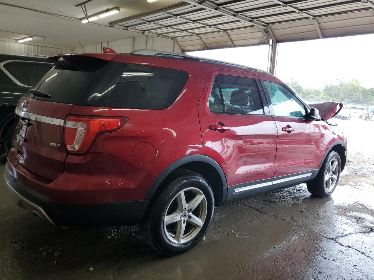 Ford Explorer Xlt Image 2