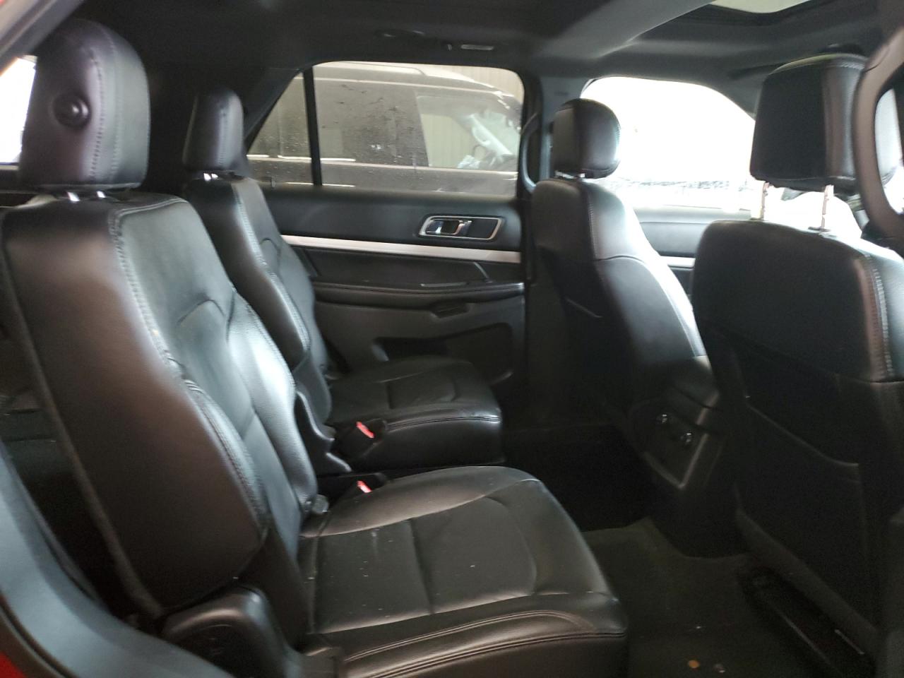 Ford Explorer Xlt Image 12