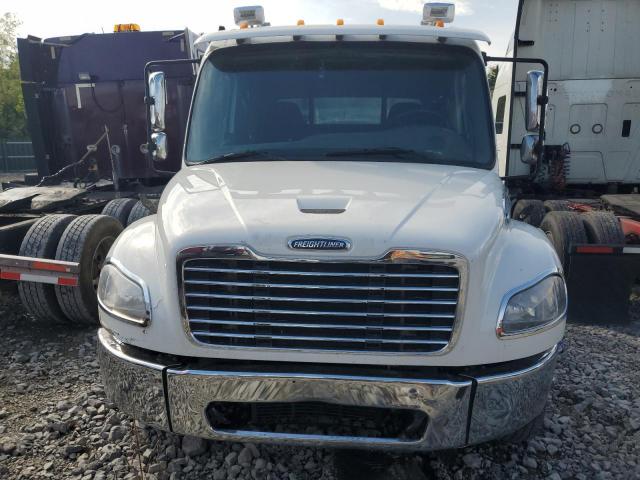 Freightliner M2 106 Med 106 Medium Duty Image 4