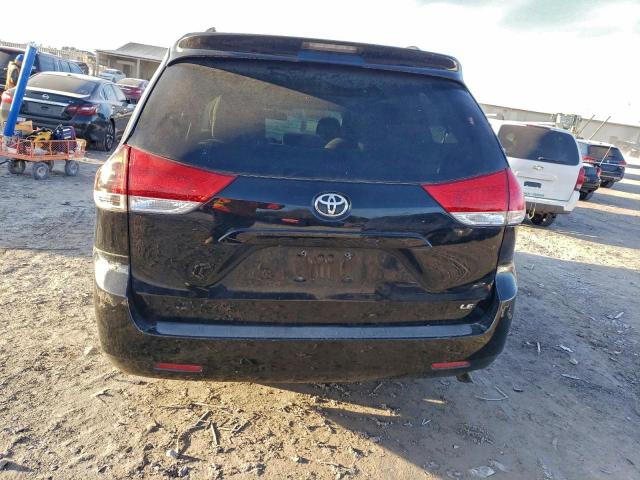 Toyota Sienna Le Image 3