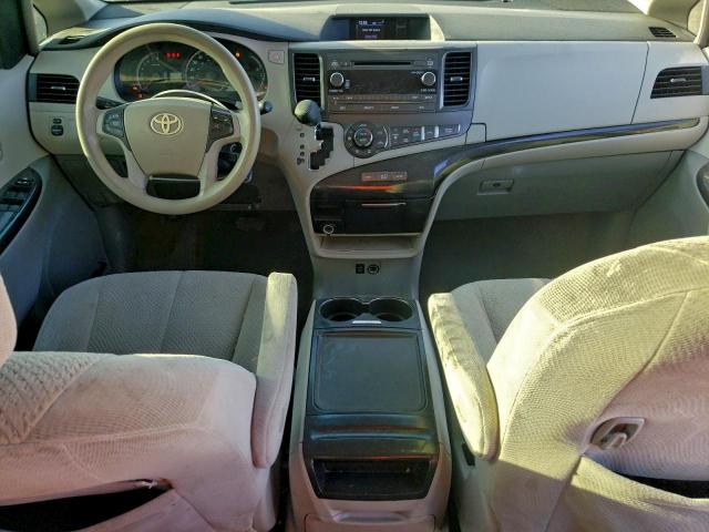 Toyota Sienna Le Image 13