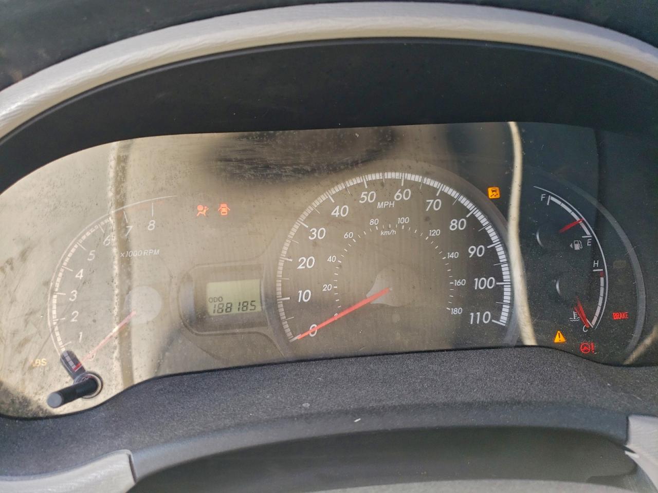 Toyota Sienna Le Image 2