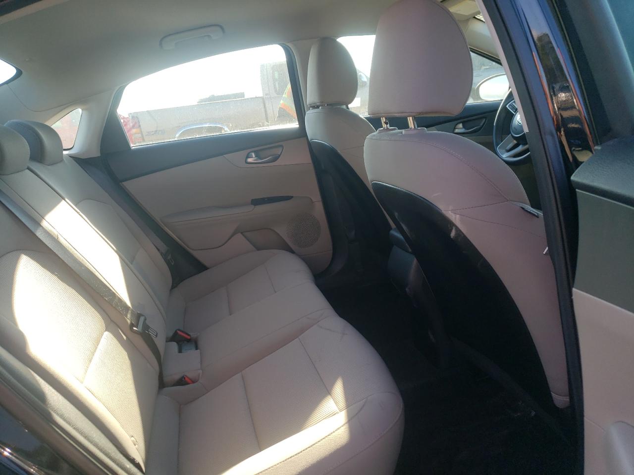 Kia Forte Fe Image 2