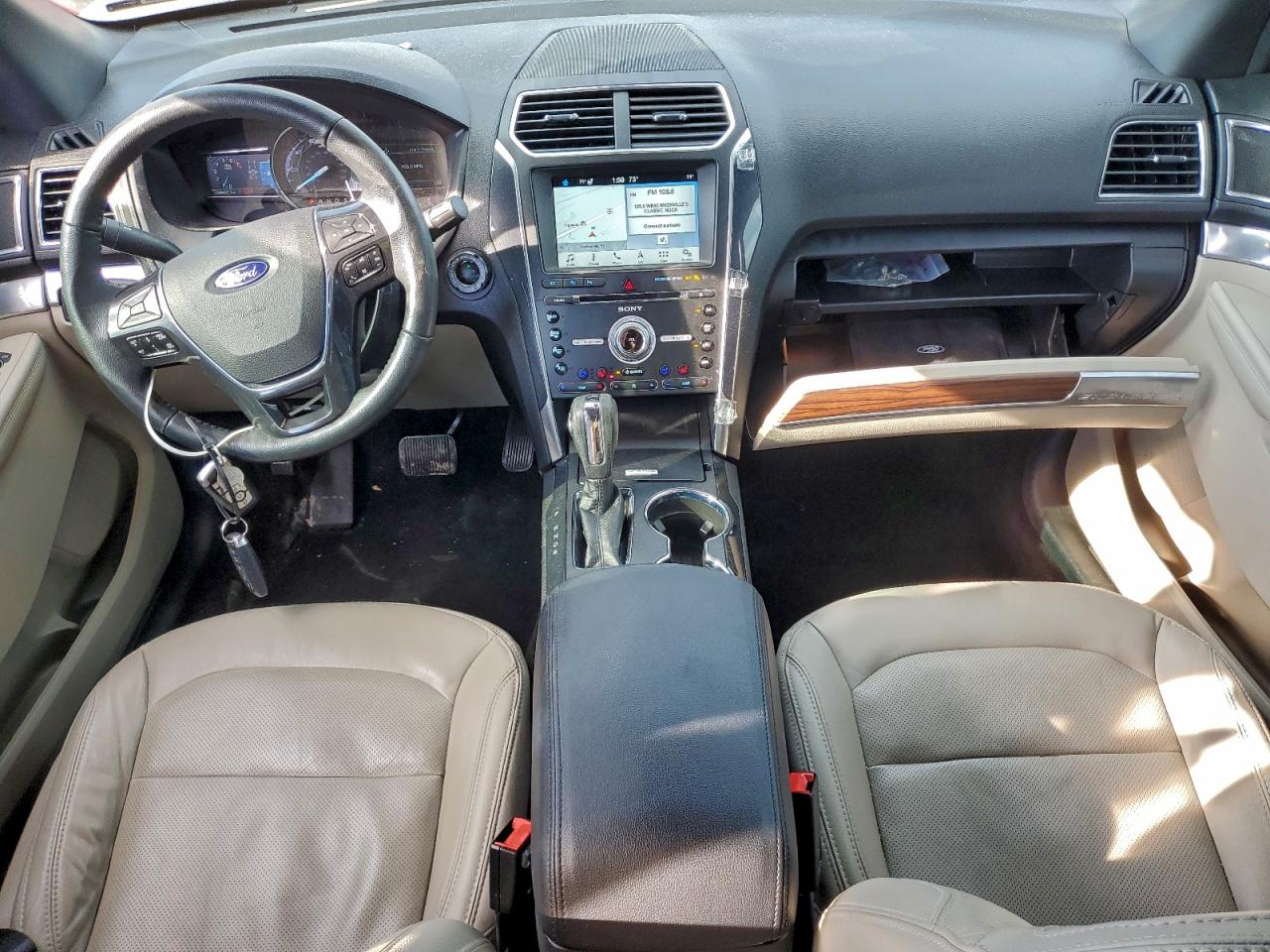 Ford Explorer Limited Image 5