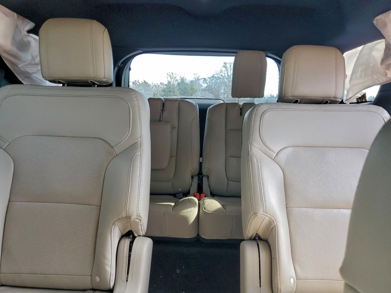 Ford Explorer Limited Image 10