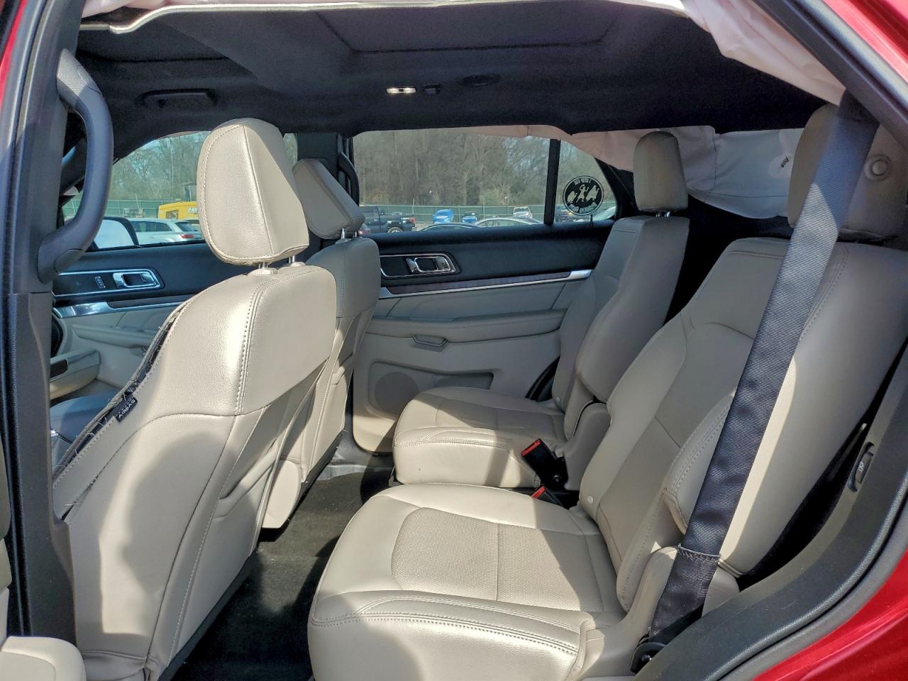 Ford Explorer Limited Image 9