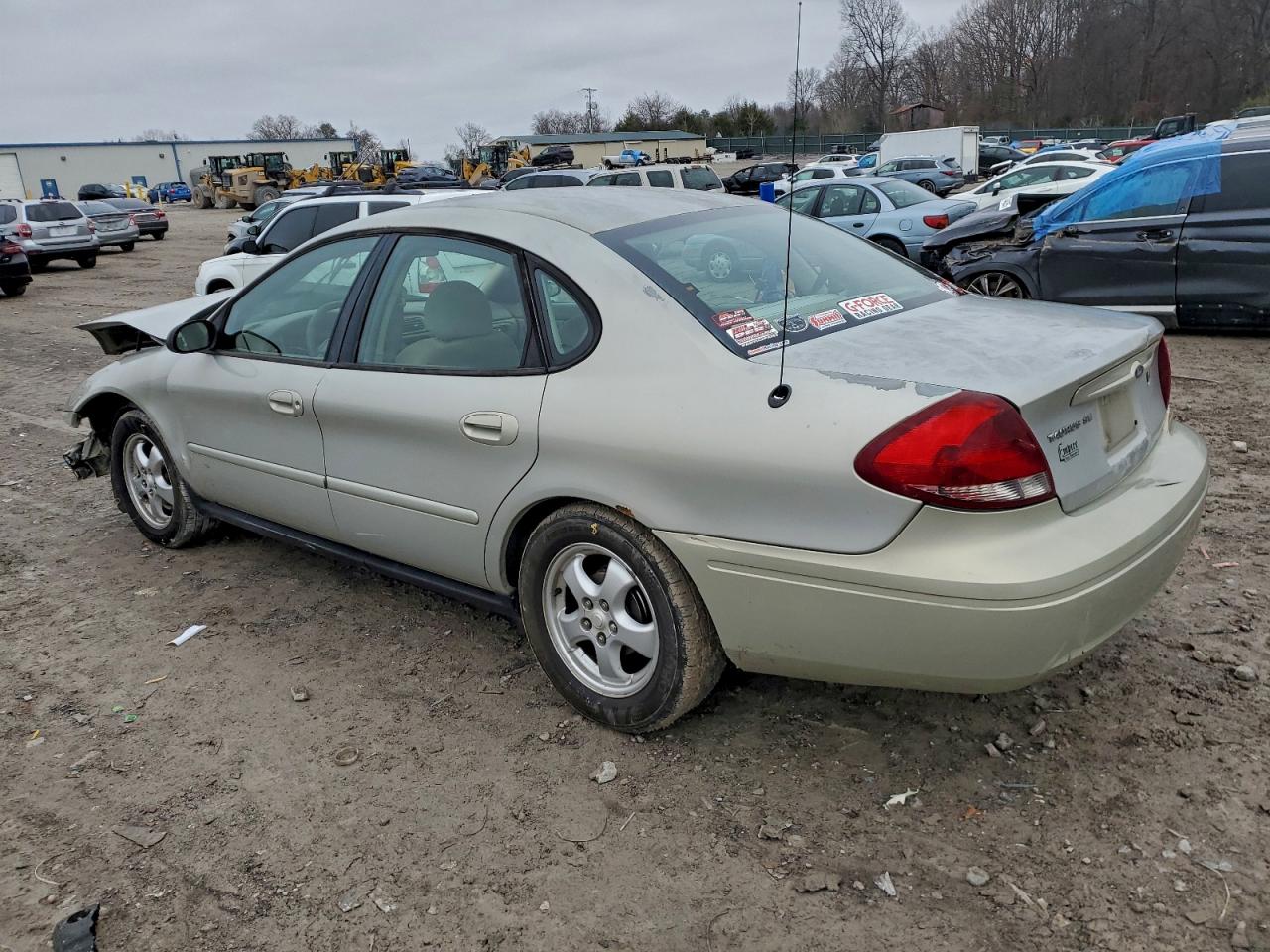 Ford Taurus Se Image 2