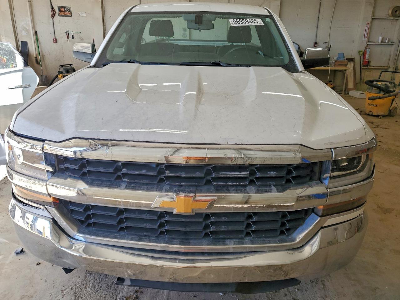 Chevrolet Silverado C1500 Image 2