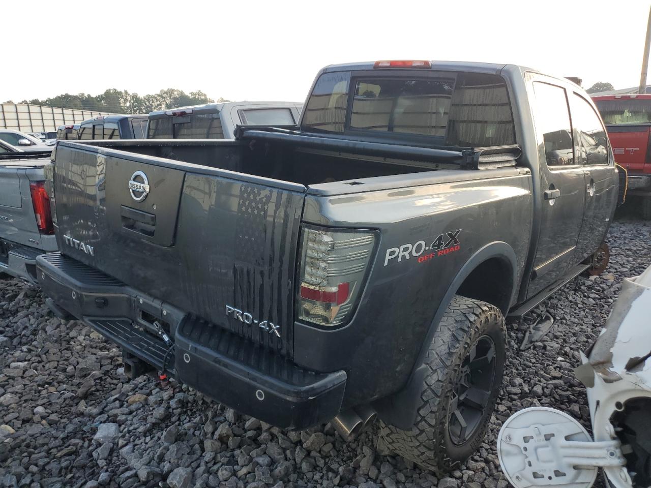 Nissan Titan S Image 11