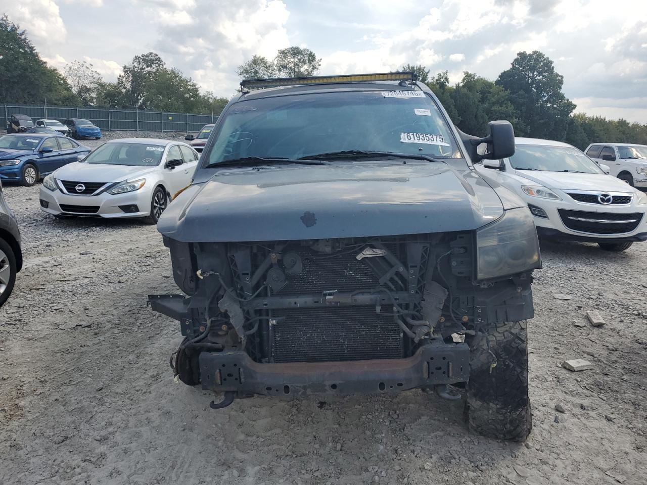 Nissan Titan S Image 8