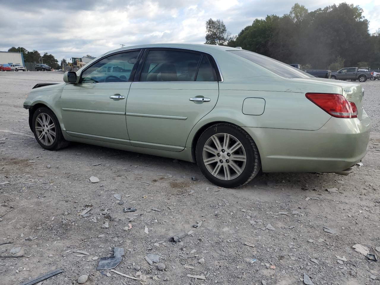 Toyota Avalon Xl Image 3