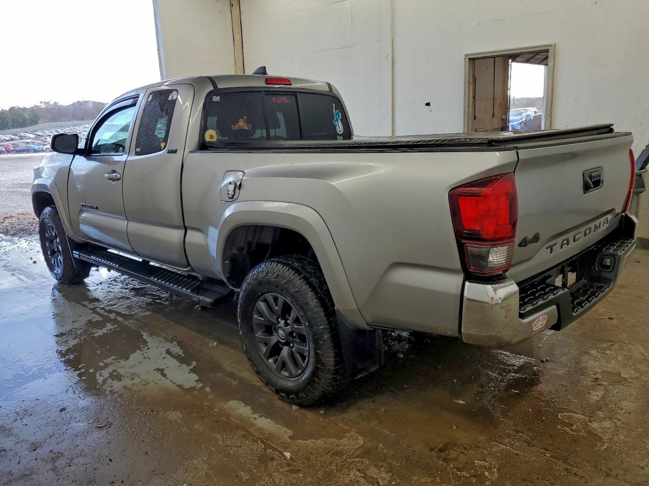 Toyota Tacoma Access Cab Image 5