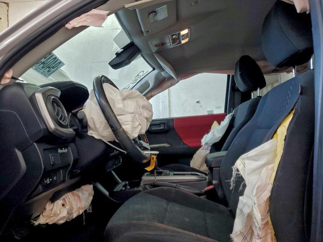 Toyota Tacoma Access Cab Image 6