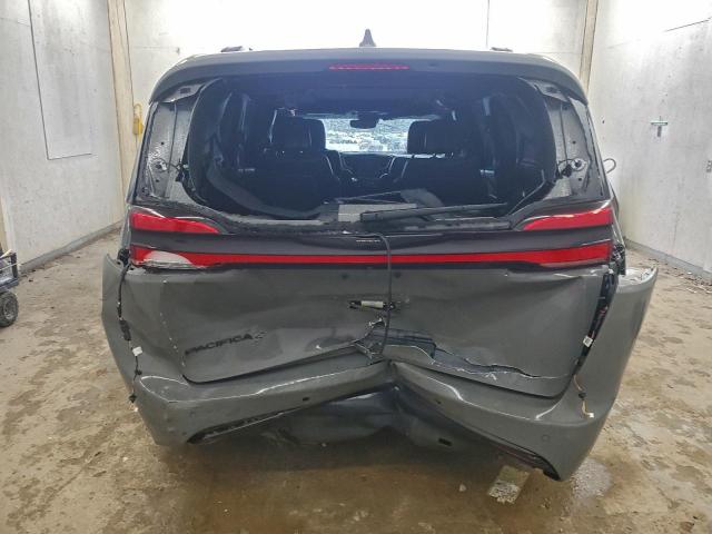 Chrysler Pacifica Touring L Image 14