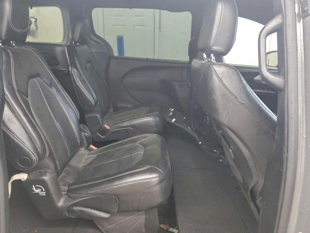 Chrysler Pacifica Touring L Image 9