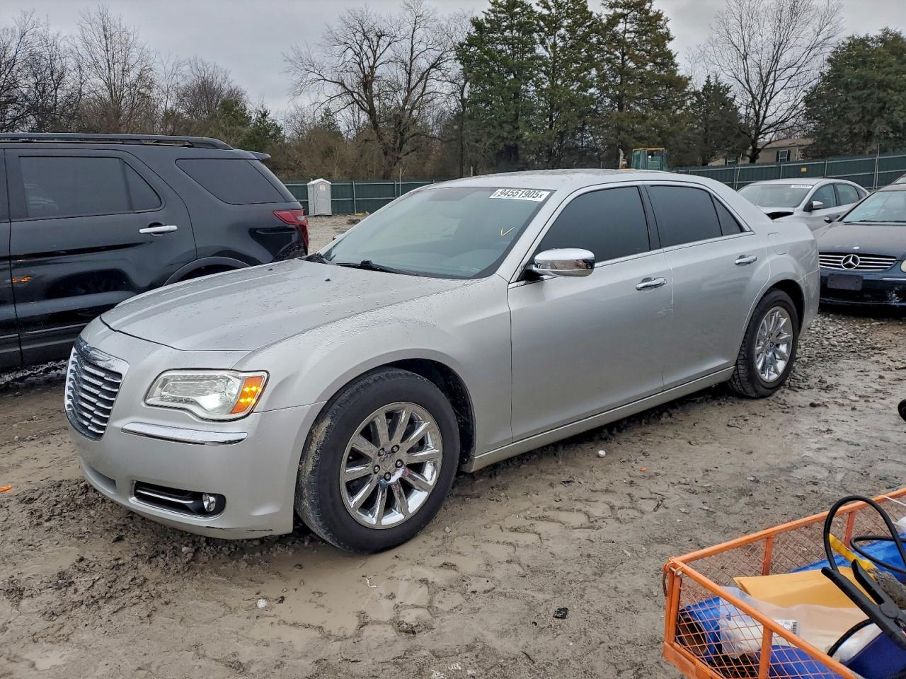 Chrysler 300 Limited Image 1