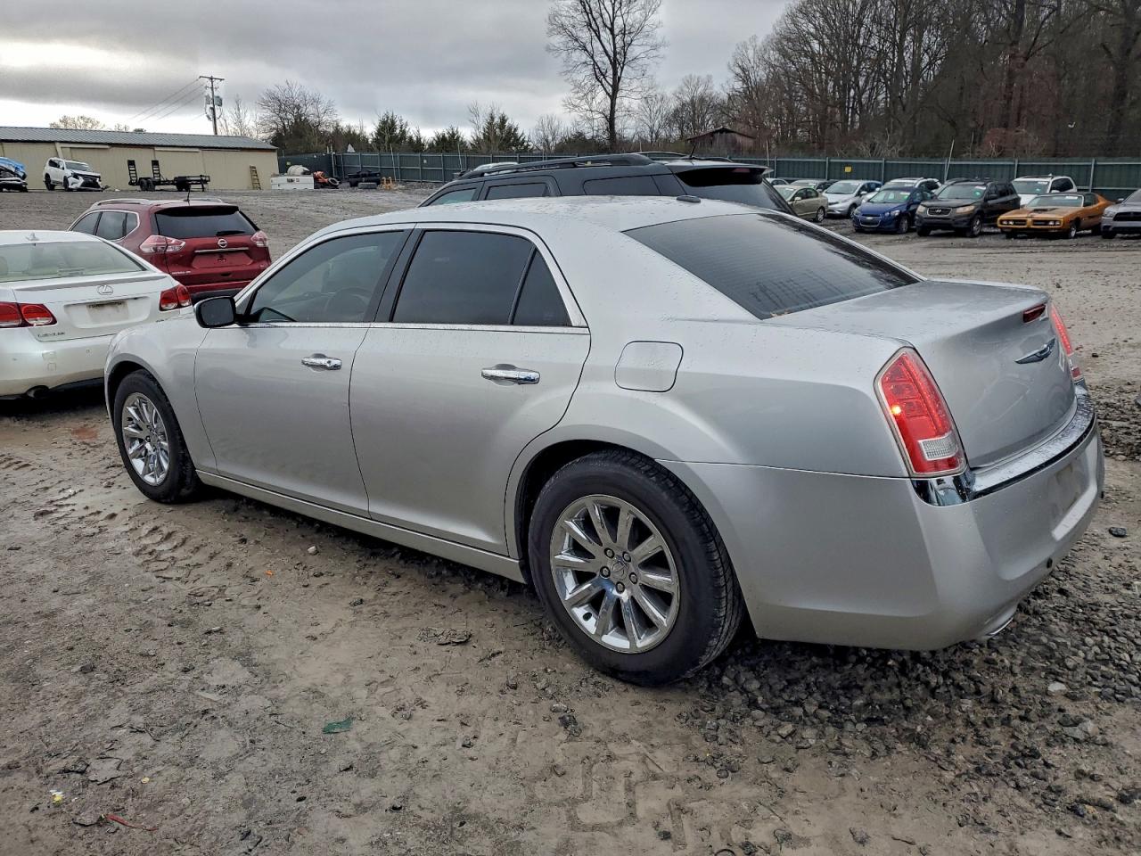 Chrysler 300 Limited Image 7