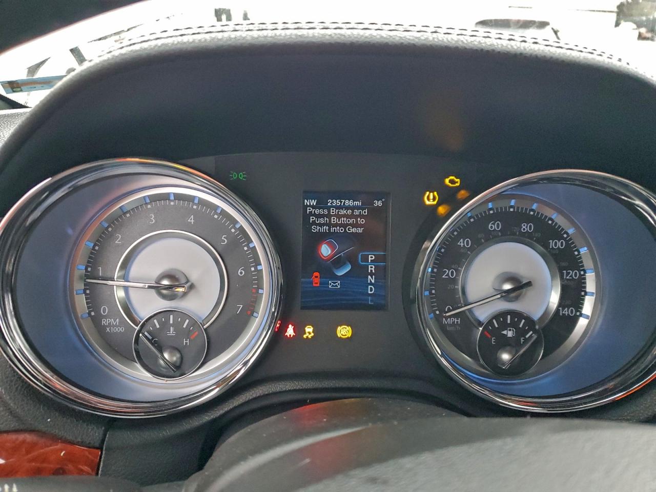 Chrysler 300 Limited Image 5