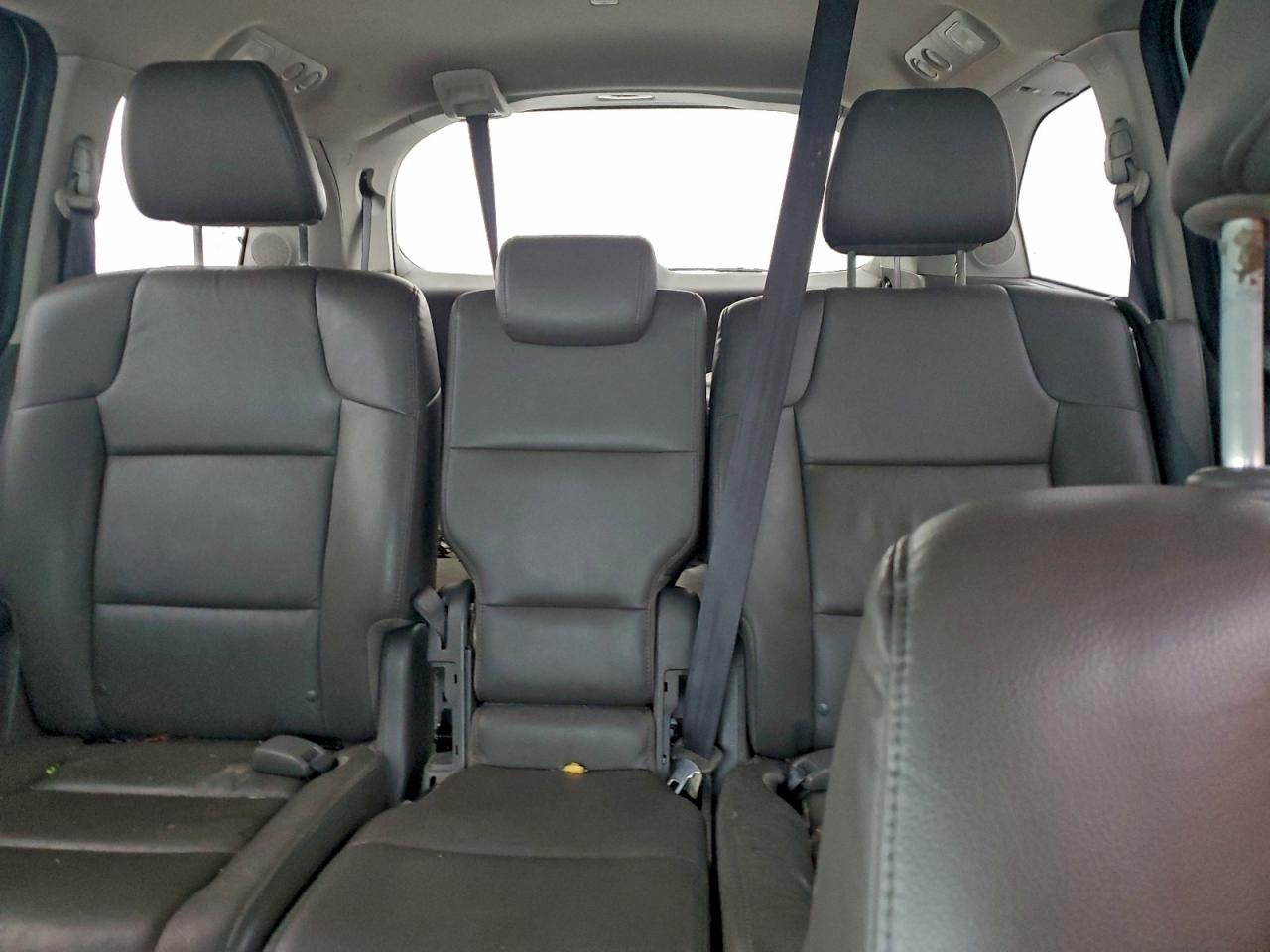 Honda Odyssey Touring Image 8