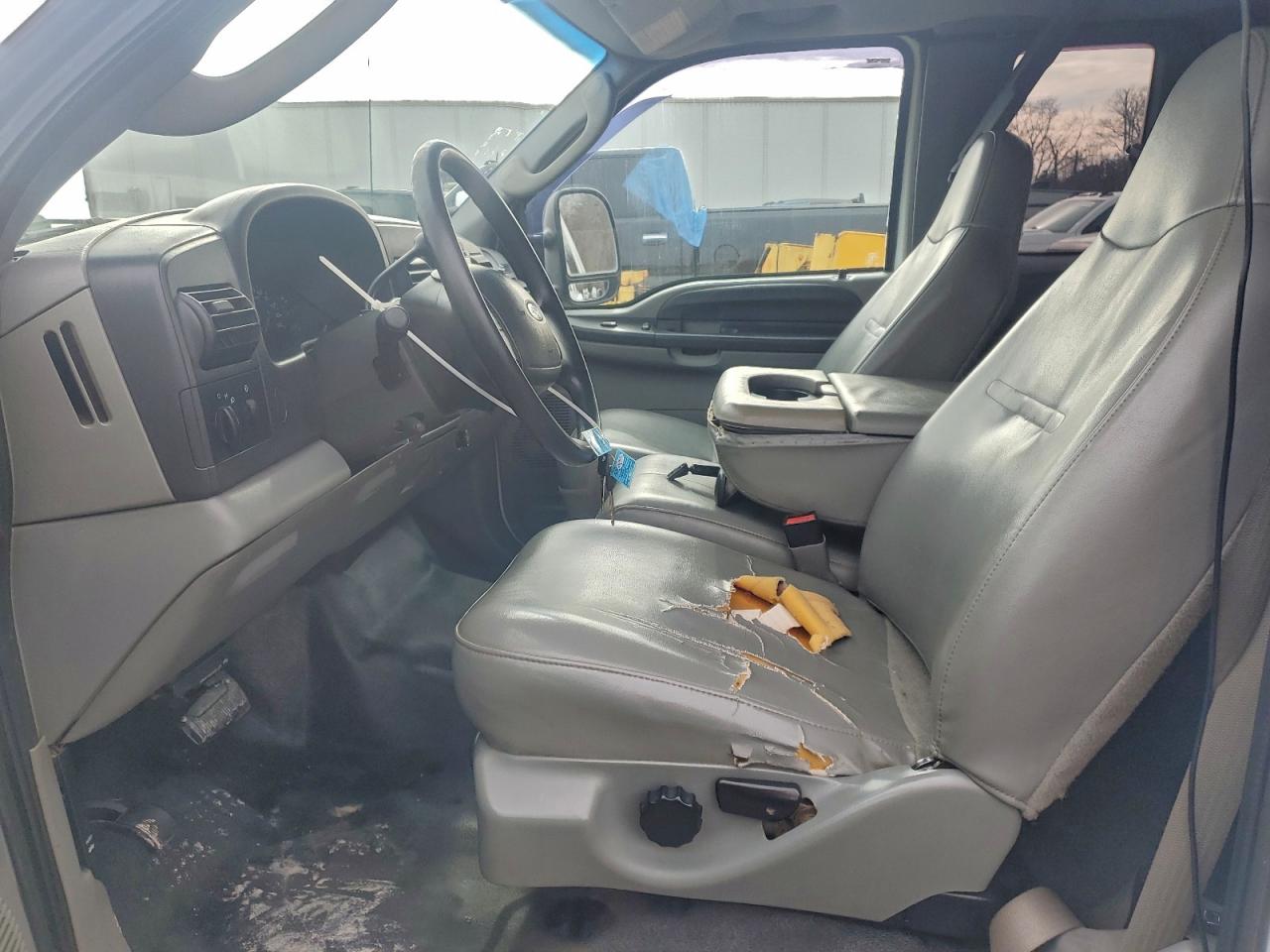 Ford F-350 Super Duty Image 7