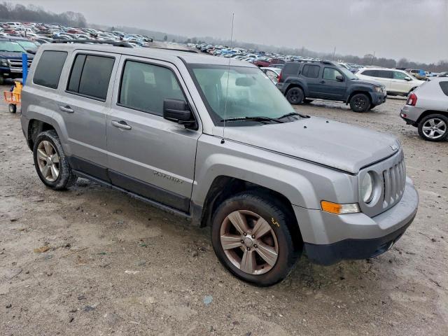 Jeep Patriot Latitude Image 2