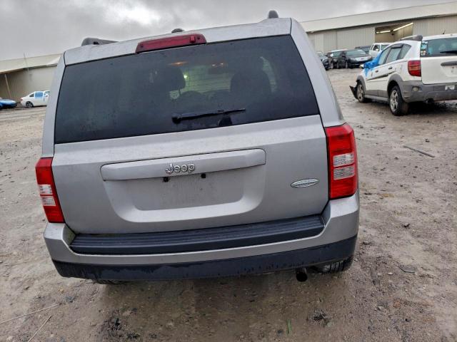 Jeep Patriot Latitude Image 13