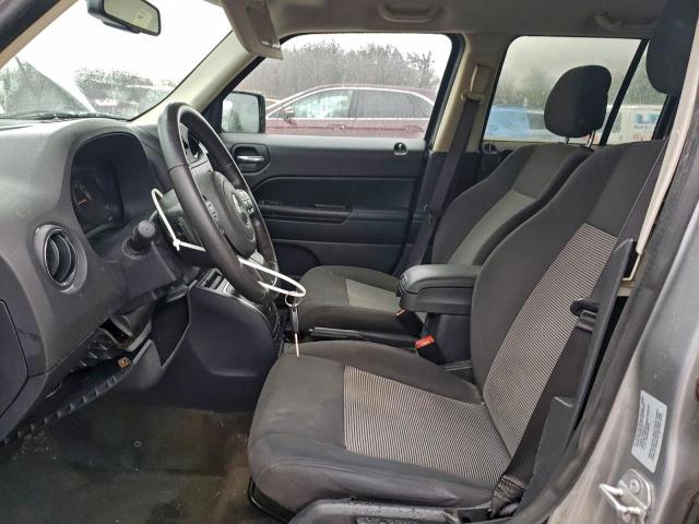 Jeep Patriot Latitude Image 8