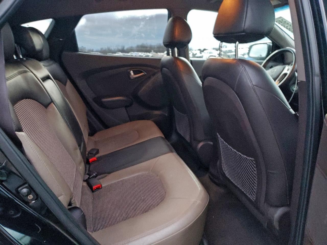 Hyundai TUCSON Gls Image 13