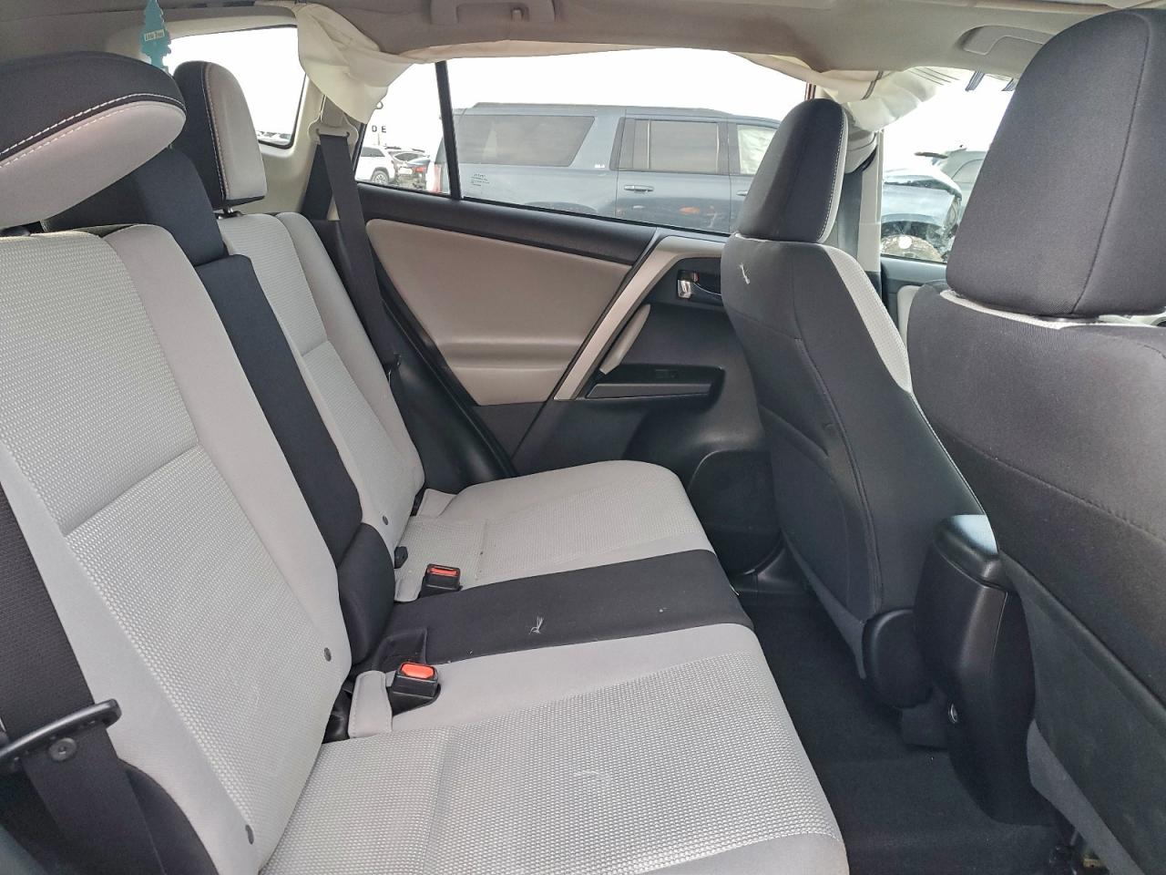 Toyota RAV4 Adventure Image 12