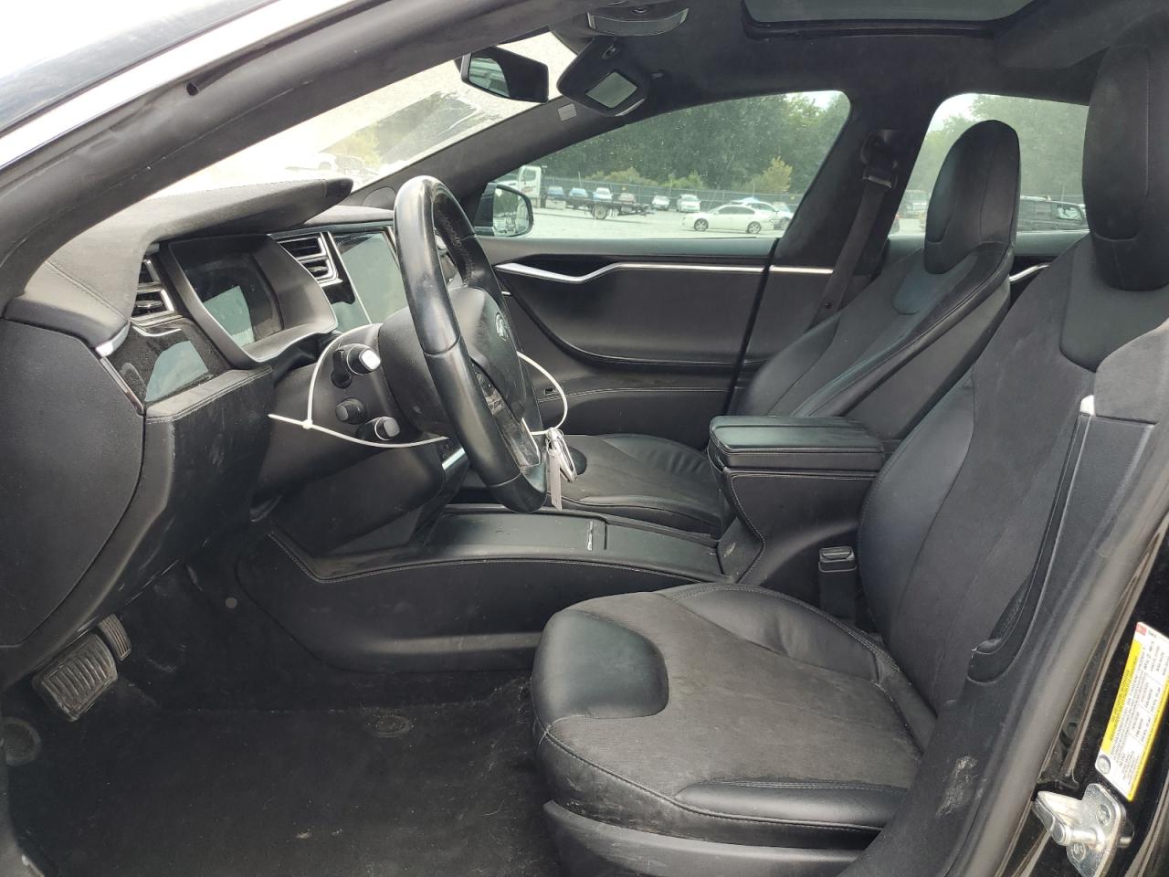 Tesla Model S Image 11