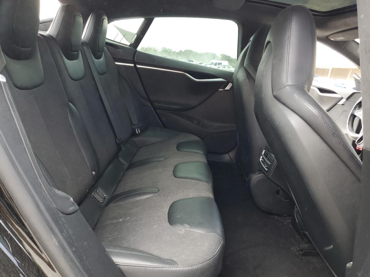 Tesla Model S Image 9