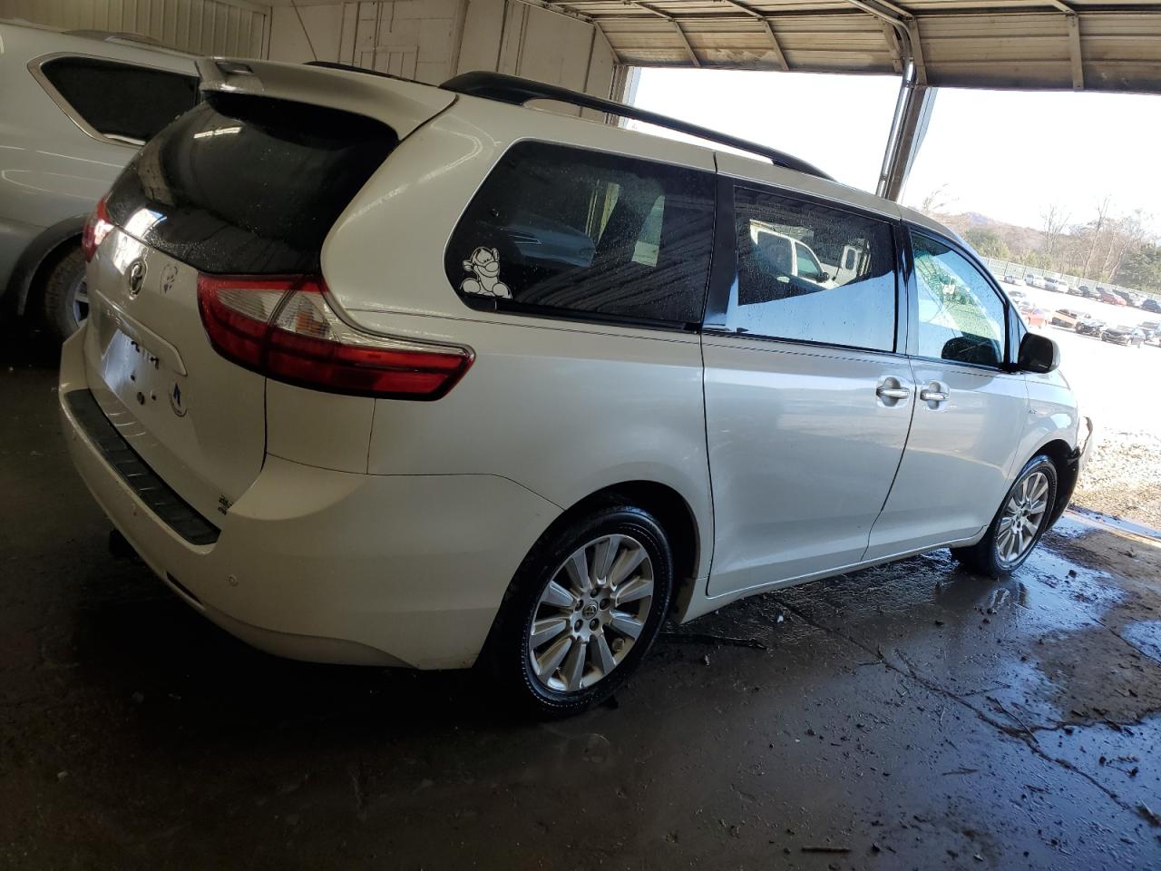 Toyota Sienna Xle Image 14