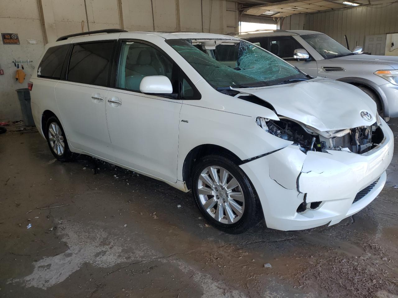 Toyota Sienna Xle Image 3