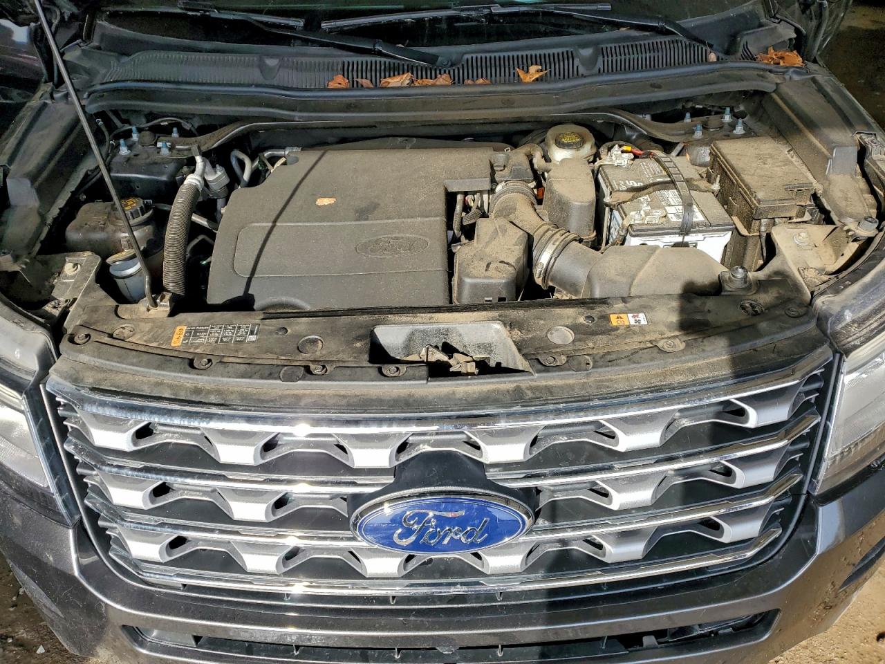 Ford Explorer Limited Image 11