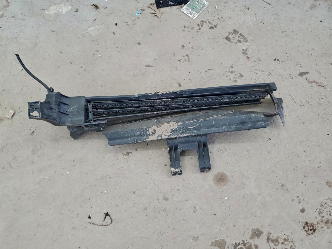 Nissan Rogue S Image 3