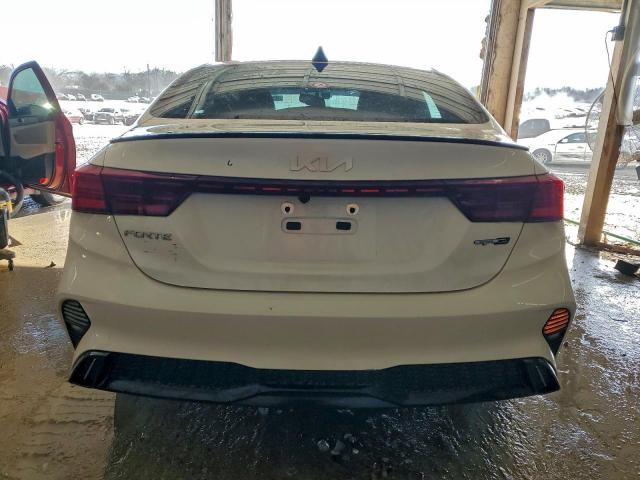 Kia Forte Gt Line Image 8