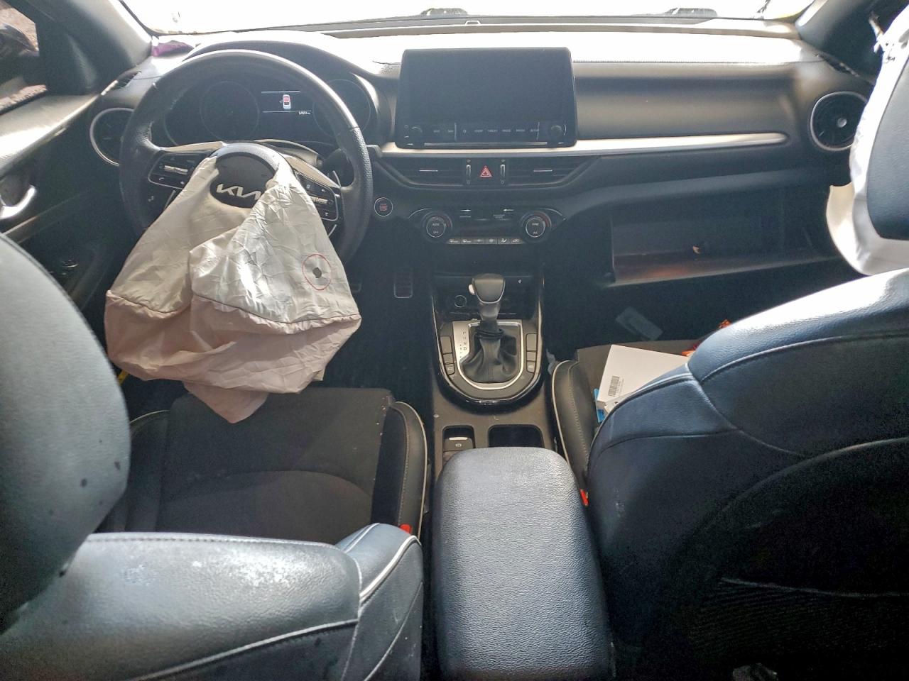 Kia Forte Gt Line Image 8