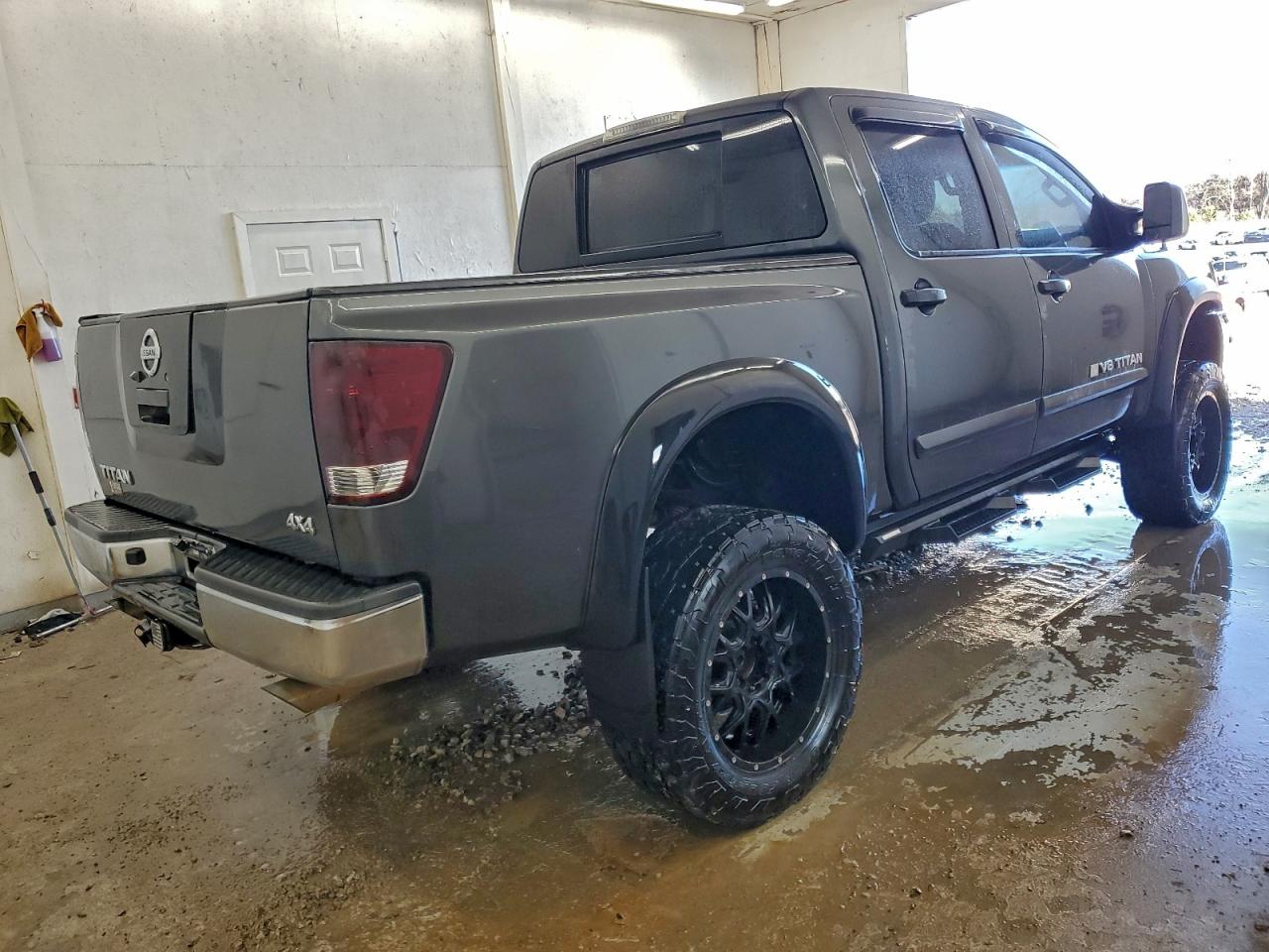 Nissan Titan S Image 11