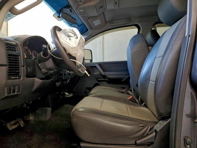 Nissan Titan S Image 9