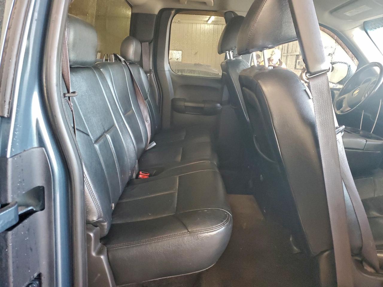 Chevrolet Silverado C1500 Lt Image 9