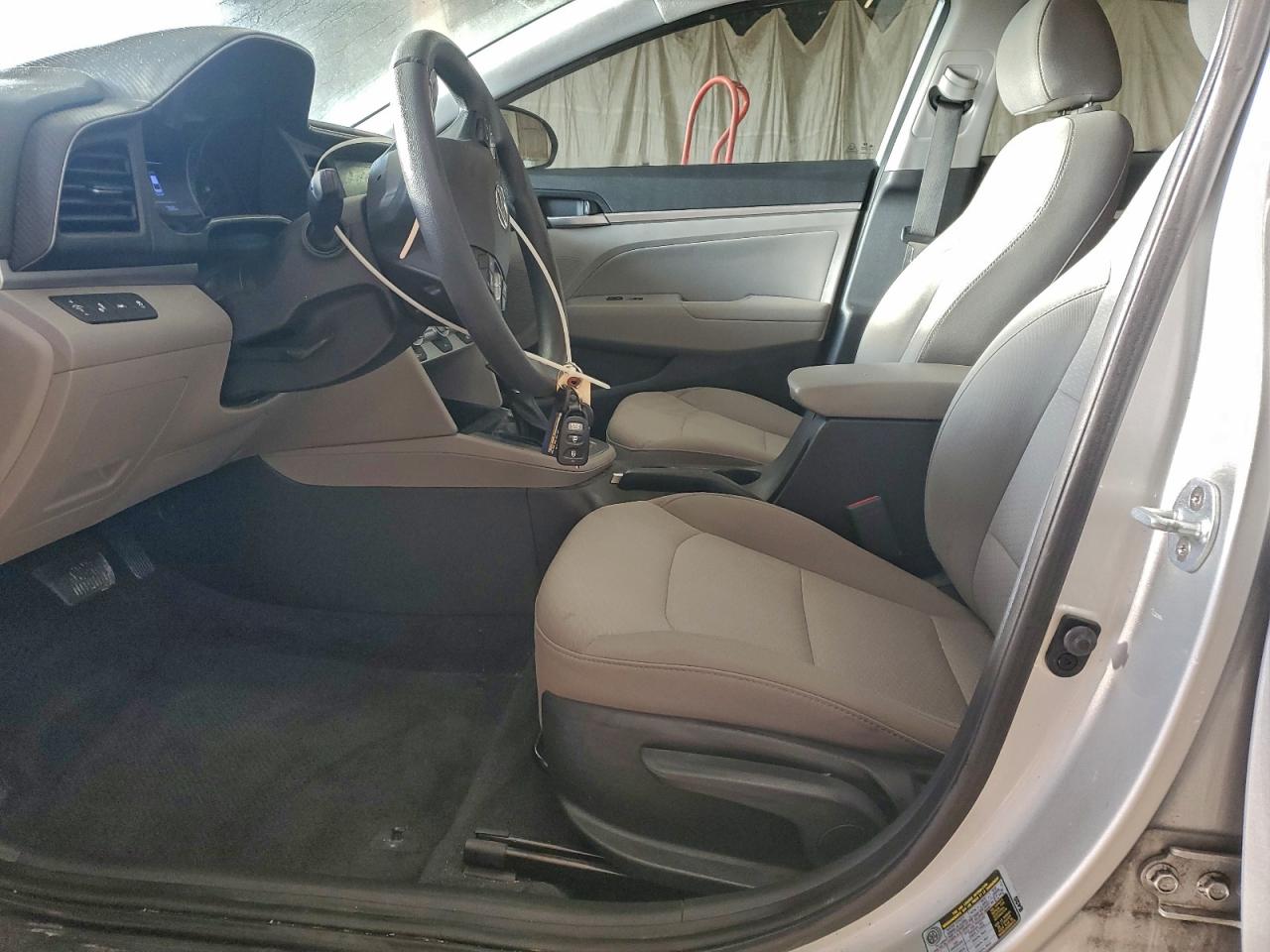 Hyundai ELANTRA Sel Image 13