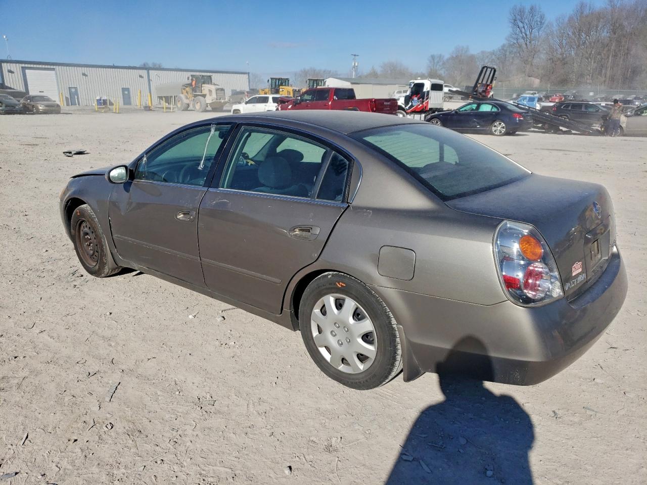 Nissan Altima Base Image 2